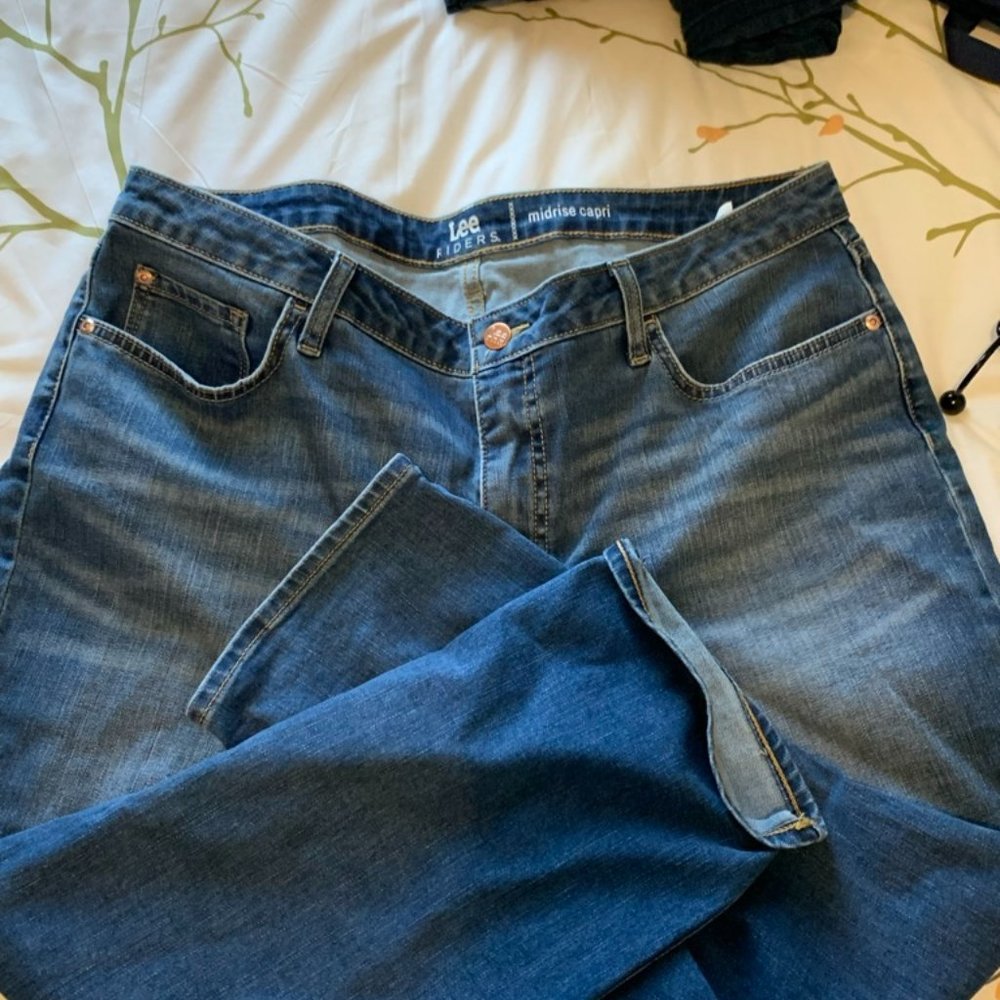 Lee Riders, Mid Rise Capri Jeans size 18